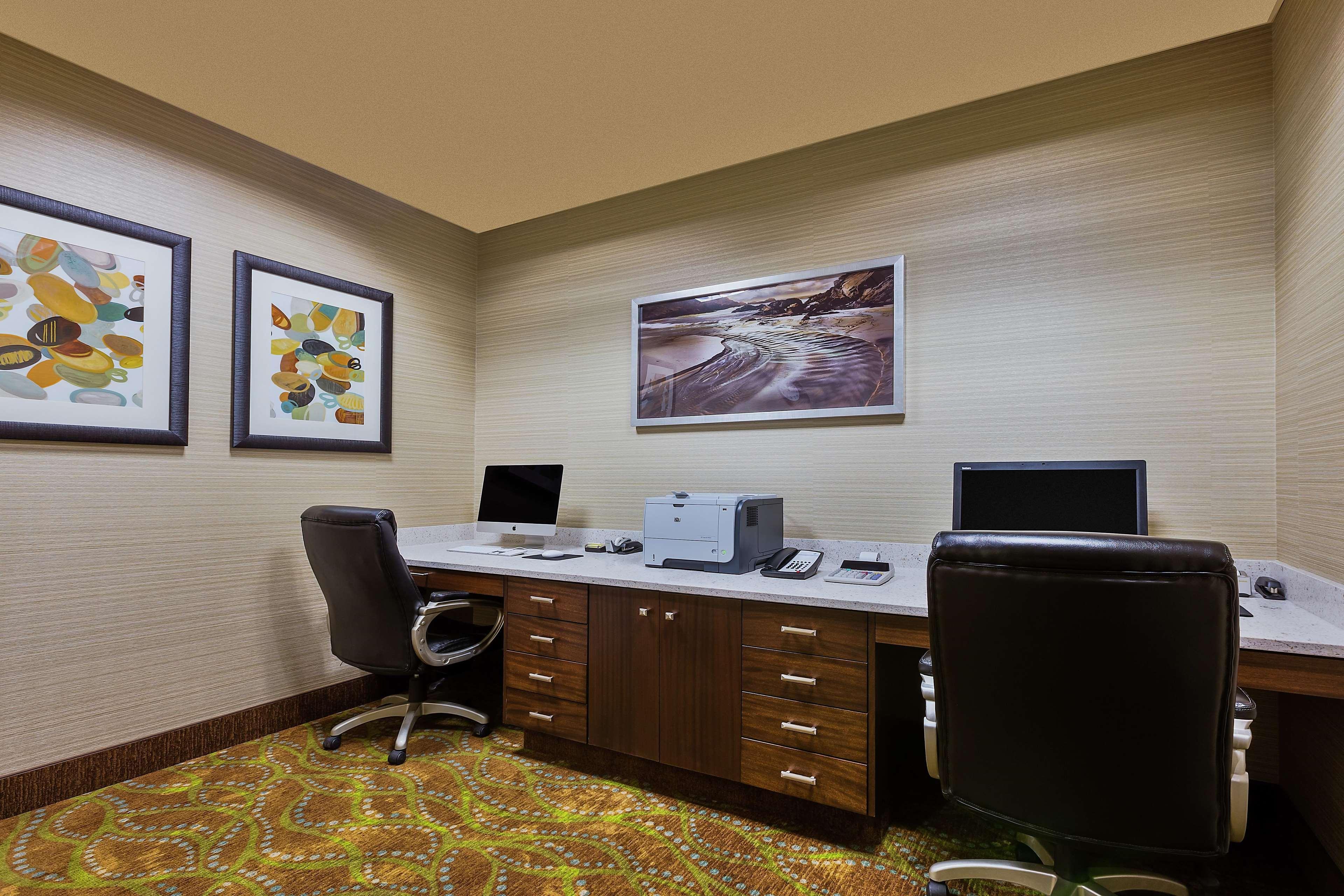 Hotel Hampton & 3*