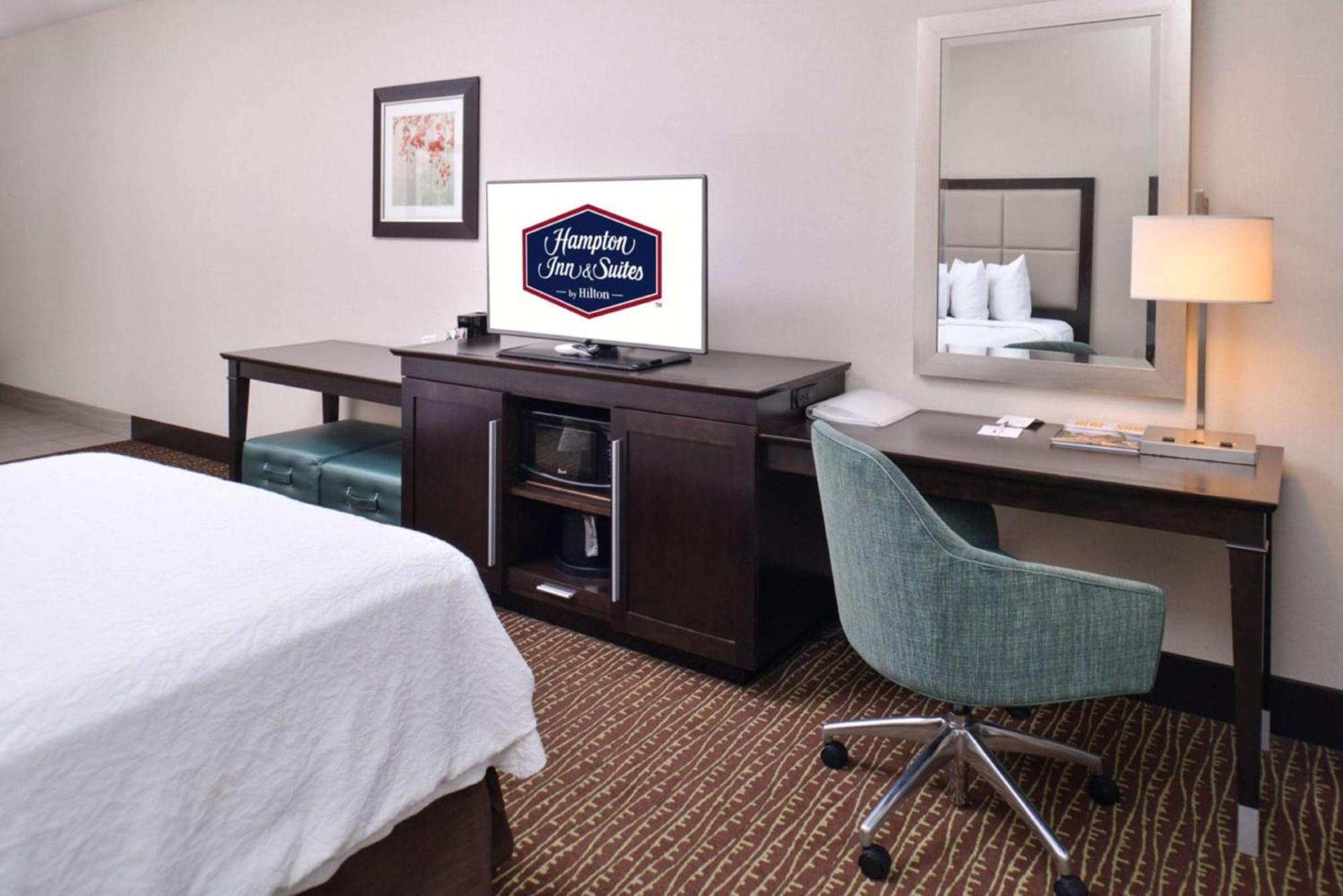 Hampton & Hotel Bend