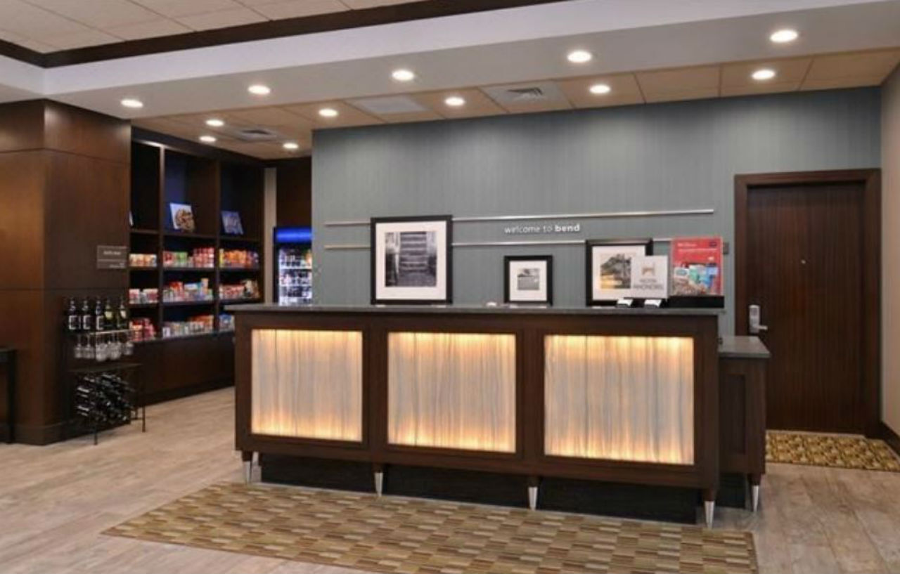 Hampton & Hotel Bend